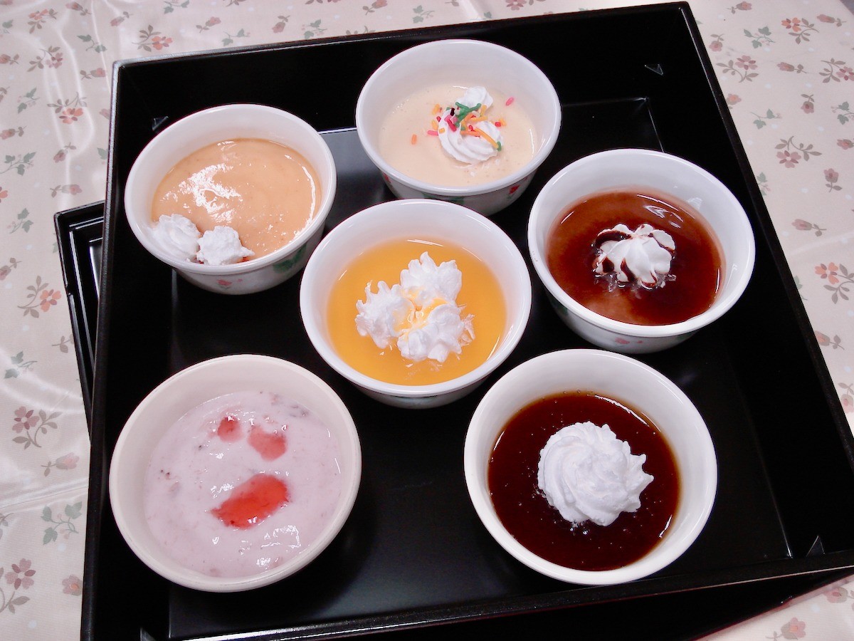 デザートバイキングをおこないました。