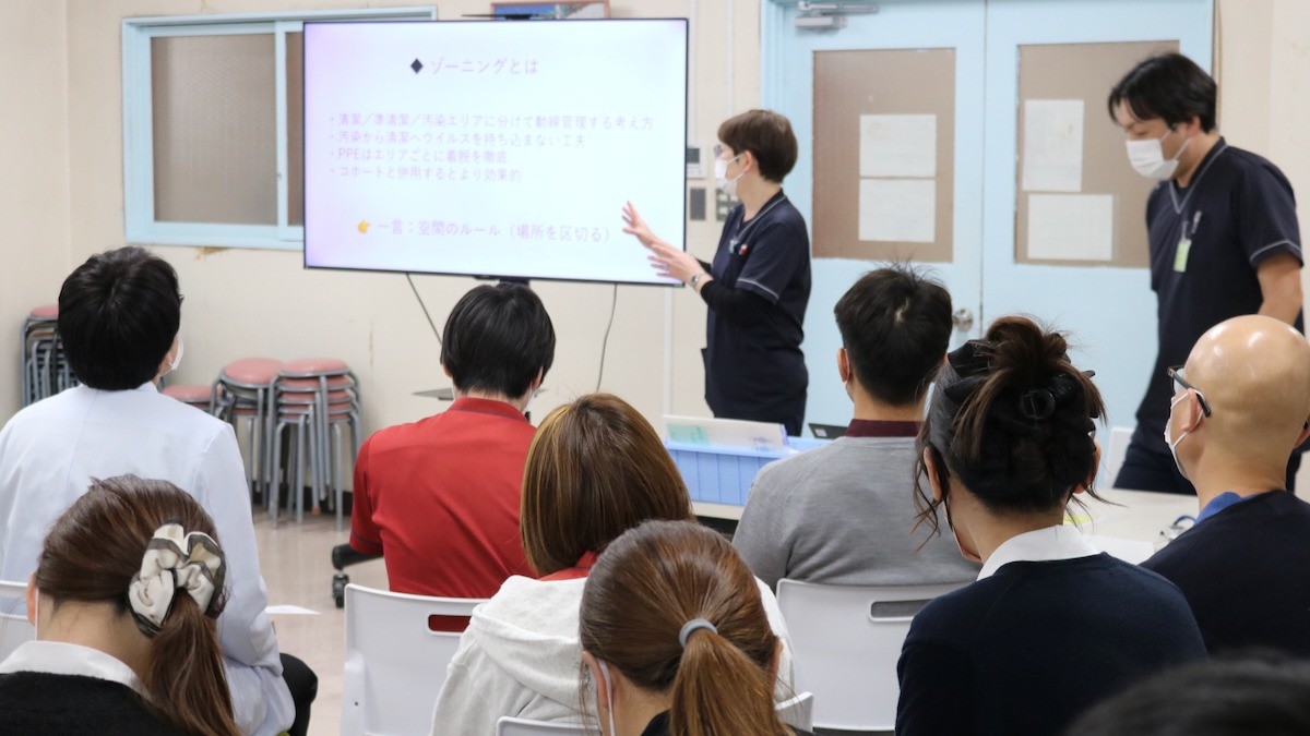 感染対策研修を実施しました。